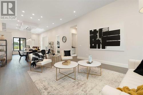 664 Lily Mac Boulevard, Windsor, ON - Indoor Photo Showing Living Room