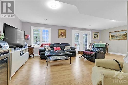 3695 Front Road, Hawkesbury, ON - Indoor Photo Showing Living Room