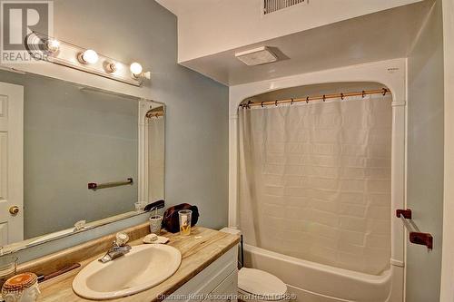 67 Windfield Crescent, Chatham, ON - Indoor Photo Showing Bathroom