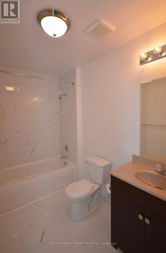 279 Wentworth Street N, Hamilton, ON - Indoor Photo Showing Bathroom