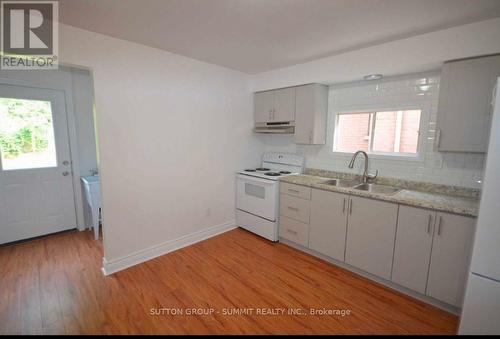 279 Wentworth Street N, Hamilton, ON - Indoor Photo Showing Kitchen With Double Sink