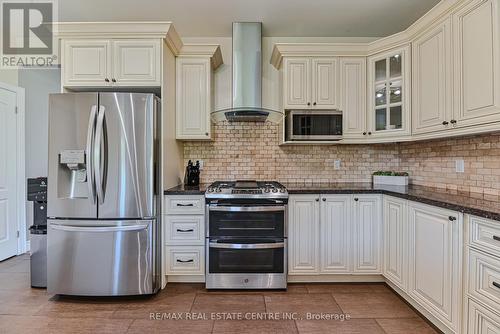 46 Oxbow Road, Brantford, ON - Indoor Photo Showing Kitchen With Upgraded Kitchen