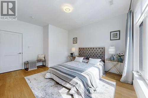 1037 Edgeleigh Avenue, Mississauga, ON - Indoor Photo Showing Bedroom