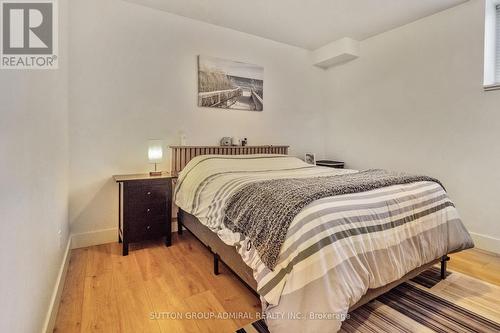 1037 Edgeleigh Avenue, Mississauga, ON - Indoor Photo Showing Bedroom