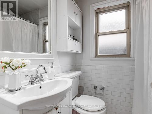 86 North Park Drive, Toronto, ON - Indoor Photo Showing Bathroom