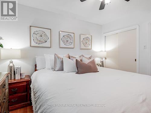 86 North Park Drive, Toronto, ON - Indoor Photo Showing Bedroom