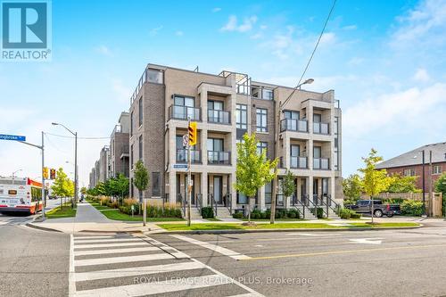 84 - 721 Lawrence Avenue W, Toronto (Yorkdale-Glen Park), ON - Outdoor With Balcony With Facade