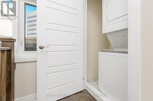 84 - 721 Lawrence Avenue W, Toronto (Yorkdale-Glen Park), ON - Indoor Photo Showing Laundry Room