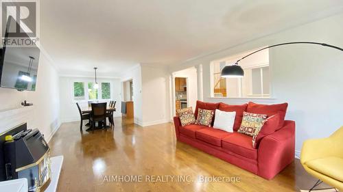 63 Bowerbank Drive, Toronto (Newtonbrook East), ON - Indoor Photo Showing Living Room