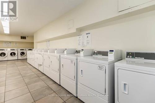 410 - 541 Blackthorn Avenue, Toronto (Keelesdale-Eglinton West), ON - Indoor Photo Showing Laundry Room