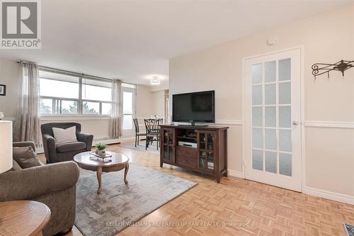 410 - 541 Blackthorn Avenue, Toronto (Keelesdale-Eglinton West), ON - Indoor Photo Showing Living Room