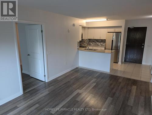 106 - 30 Via Rosedale Drive, Brampton, ON - Indoor Photo Showing Kitchen