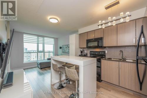 802 - 80 Esther Lorrie Drive, Toronto (West Humber-Clairville), ON - Indoor Photo Showing Kitchen