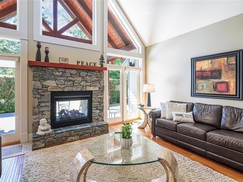 874 Bluffs Dr, Qualicum Beach, BC 