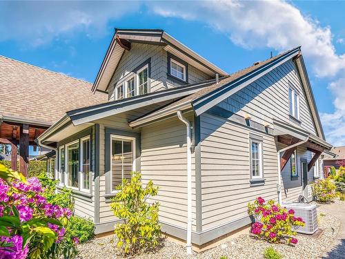 874 Bluffs Dr, Qualicum Beach, BC 