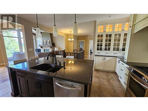 3056 Westview  Road, Cranbrook, BC - Indoor Photo Showing Kitchen With Double Sink