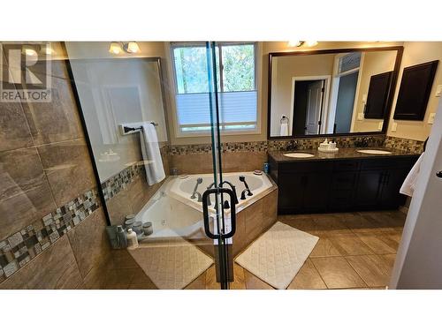 3056 Westview  Road, Cranbrook, BC - Indoor Photo Showing Bathroom