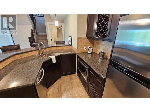 3056 Westview  Road, Cranbrook, BC - Indoor Photo Showing Kitchen With Double Sink