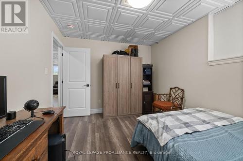 2263 Victoria Road, Prince Edward County (Ameliasburgh), ON - Indoor Photo Showing Bedroom