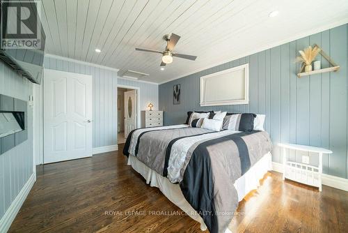 1049 Perry Lane, North Frontenac, ON - Indoor Photo Showing Bedroom