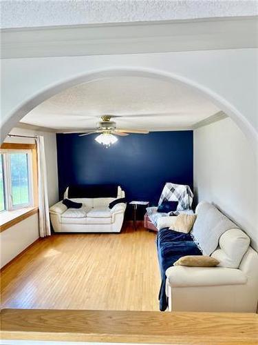 710 Thomas Drive, Virden, MB - Indoor Photo Showing Bedroom