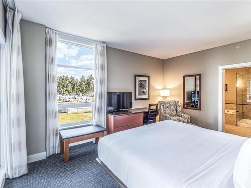 208B-181 Beachside Dr, Parksville, BC - Indoor Photo Showing Bedroom