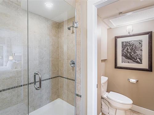 208B-181 Beachside Dr, Parksville, BC - Indoor Photo Showing Bathroom