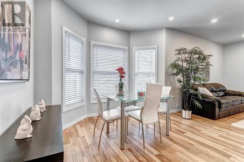 4563 Ryerson Crescent, Niagara Falls, ON - Indoor Photo Showing Dining Room