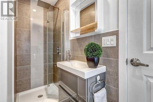 4563 Ryerson Crescent, Niagara Falls (Downtown), ON - Indoor Photo Showing Bathroom