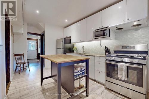 20 Barnesdale Avenue N, Hamilton (Stipley), ON - Indoor Photo Showing Kitchen With Upgraded Kitchen