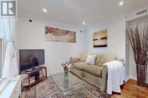 20 Barnesdale Avenue N, Hamilton (Stipley), ON - Indoor Photo Showing Living Room