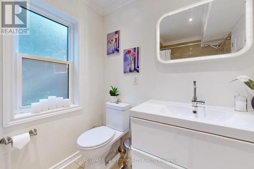 20 Barnesdale Avenue N, Hamilton (Stipley), ON - Indoor Photo Showing Bathroom