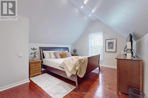 20 Barnesdale Avenue N, Hamilton (Stipley), ON - Indoor Photo Showing Bedroom