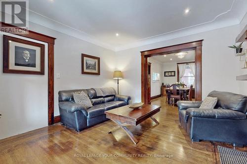 20 Barnesdale Avenue N, Hamilton (Stipley), ON - Indoor Photo Showing Living Room