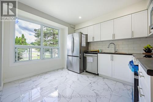 53 - 135 Belmont Drive, London, ON - Indoor Photo Showing Kitchen