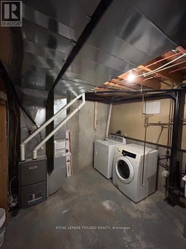 53 - 135 Belmont Drive, London, ON - Indoor Photo Showing Laundry Room