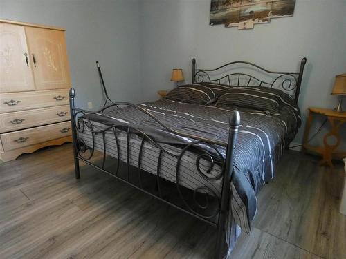 106 Poplar St, Longlac, ON - Indoor Photo Showing Bedroom