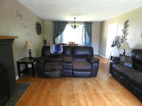 106 Poplar St, Longlac, ON - Indoor Photo Showing Living Room With Fireplace