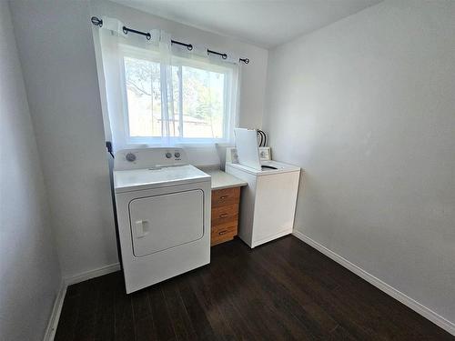 34 Hudson Ave, Terrace Bay, ON - Indoor Photo Showing Laundry Room