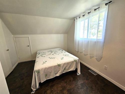 34 Hudson Ave, Terrace Bay, ON - Indoor Photo Showing Bedroom