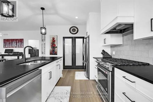 1543 Moe Norman Place, London, ON - Indoor Photo Showing Kitchen With Stainless Steel Kitchen With Double Sink With Upgraded Kitchen