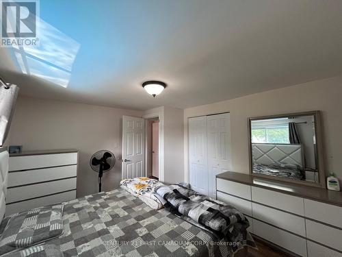 27 Rexway Road, London, ON - Indoor Photo Showing Bedroom