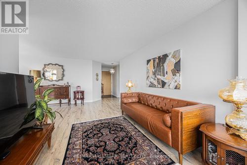 Ph210 - 1101 Steeles Avenue W, Toronto (Westminster-Branson), ON - Indoor Photo Showing Living Room