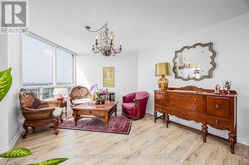 Ph210 - 1101 Steeles Avenue W, Toronto (Westminster-Branson), ON - Indoor