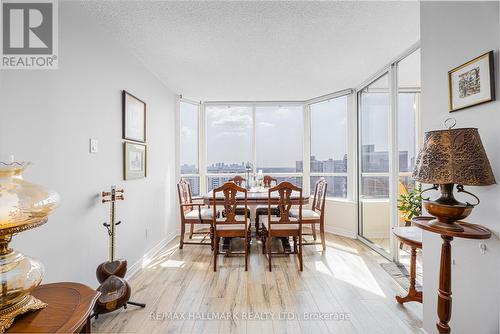 Ph210 - 1101 Steeles Avenue W, Toronto (Westminster-Branson), ON - Indoor Photo Showing Dining Room