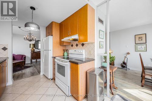 Ph210 - 1101 Steeles Avenue W, Toronto (Westminster-Branson), ON - Indoor Photo Showing Kitchen