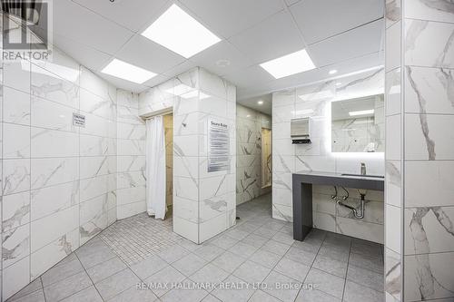 Ph210 - 1101 Steeles Avenue W, Toronto (Westminster-Branson), ON - Indoor Photo Showing Bathroom