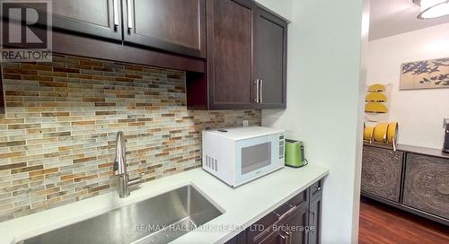 310 - 270 Palmdale Drive, Toronto (Tam O'Shanter-Sullivan), ON - Indoor Photo Showing Kitchen