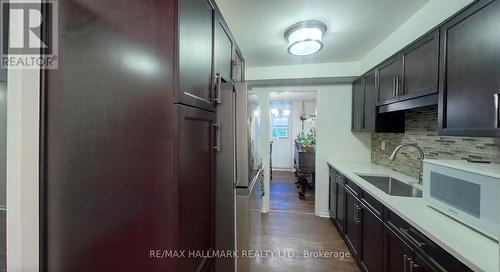 310 - 270 Palmdale Drive, Toronto (Tam O'Shanter-Sullivan), ON - Indoor Photo Showing Kitchen