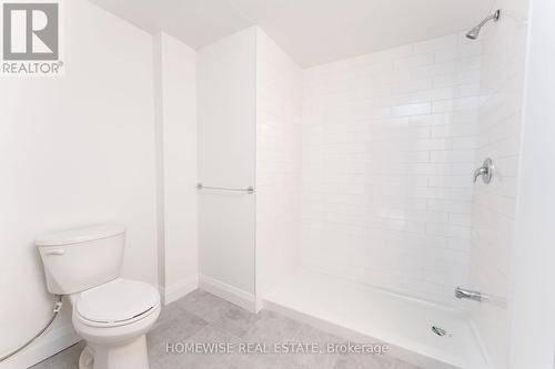 D10 - 240 Ormond Drive, Oshawa, ON - Indoor Photo Showing Bathroom